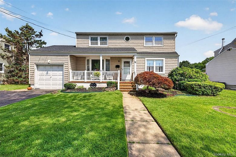 88 Crestwood Boulevard