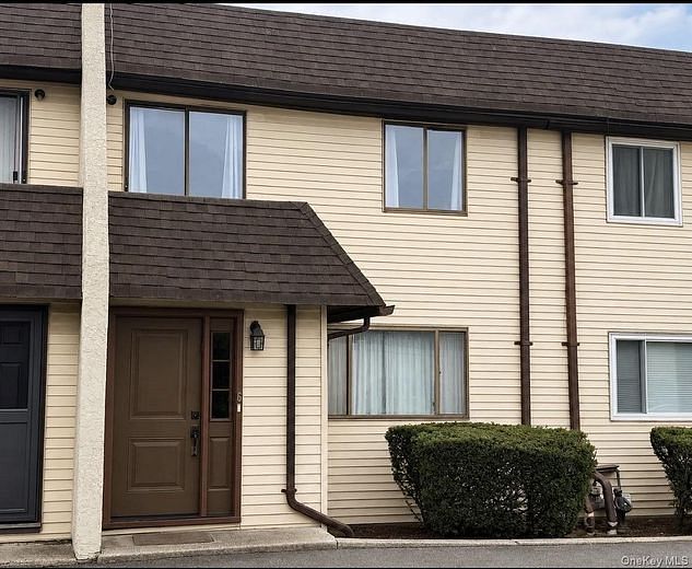 88 E Valley Stream Boulevard #6
