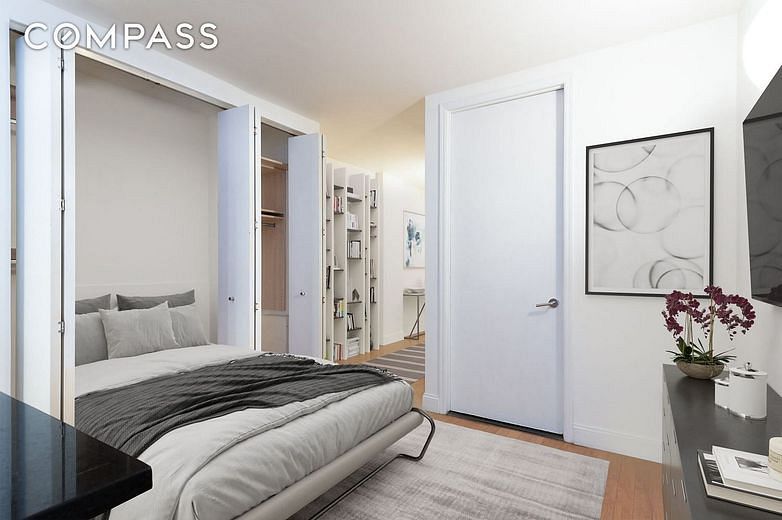 88 Greenwich Street #501