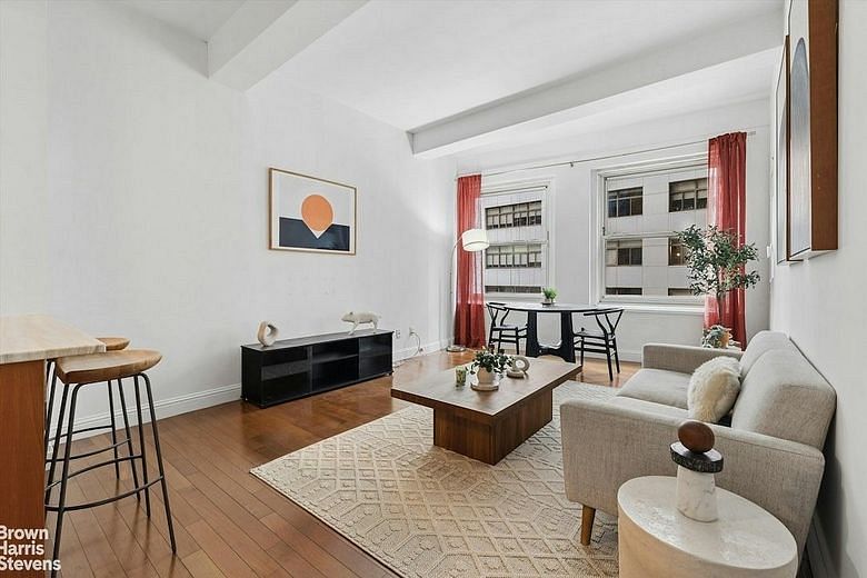 88 Greenwich Street #724W