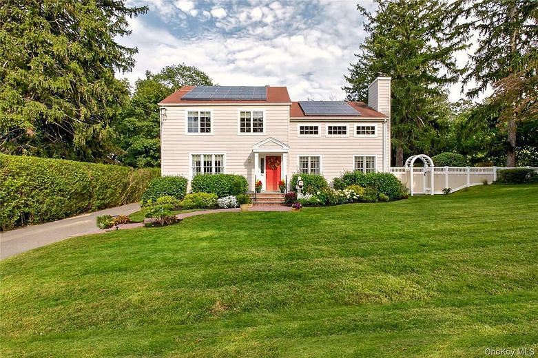 88 Knollwood Avenue