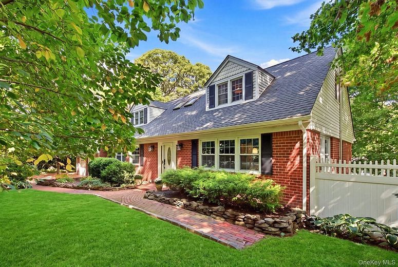88 Little Neck Road