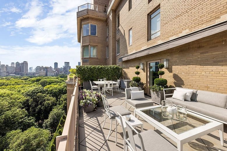 880 Fifth Avenue #18G