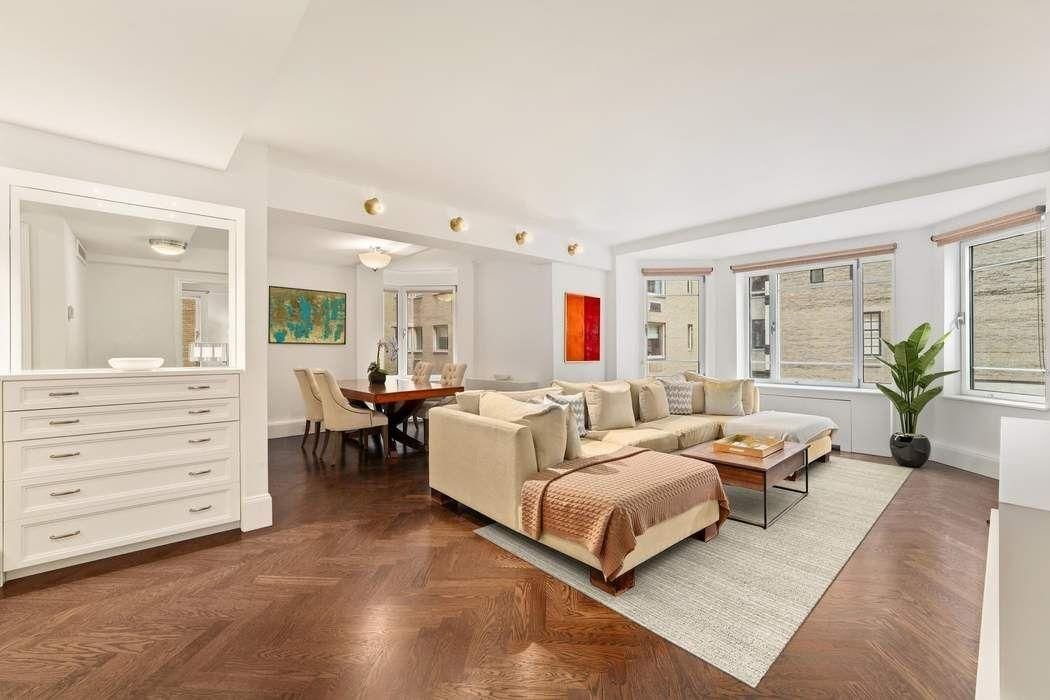 Image 1 of 14 for 880 Fifth Avenue #5L in Manhattan, New York, NY, 10021