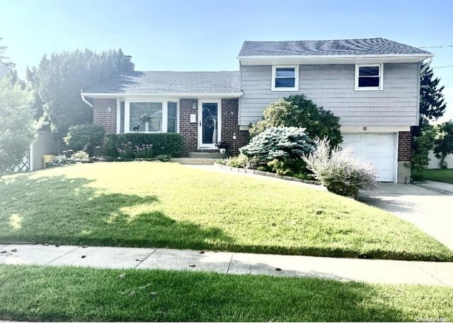 Image 1 of 20 for 12 Switzerland Road in Long Island, Hicksville, NY, 11801