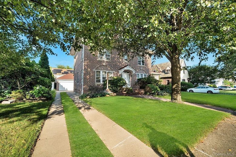 8833 195th Street