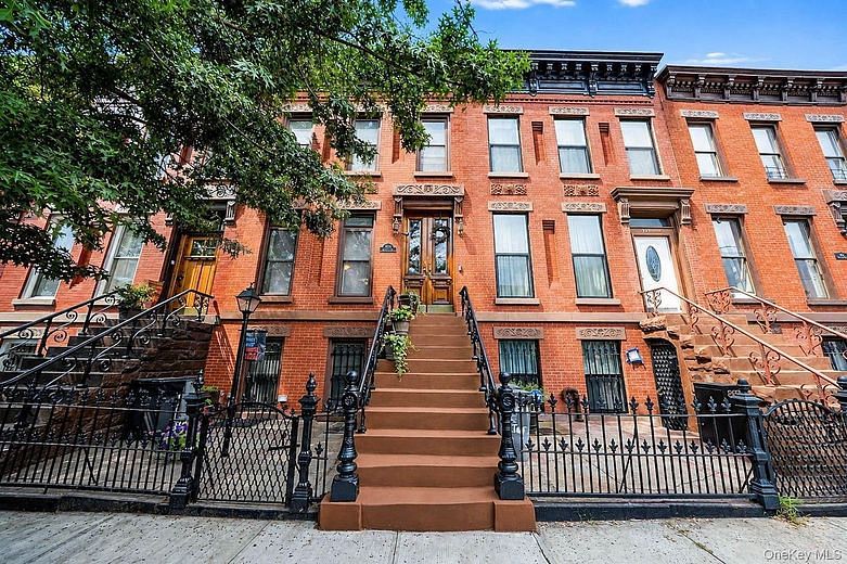 885A Putnam Avenue #A