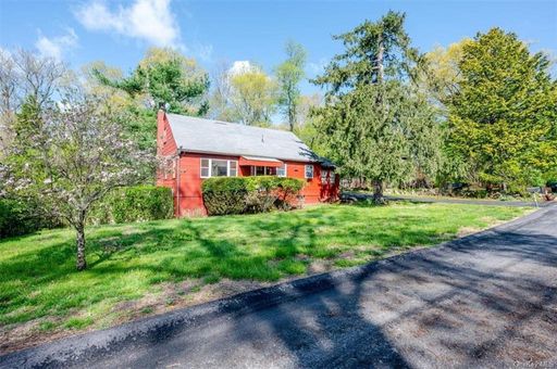 Image 1 of 32 for 19 Carolyn Way in Westchester, Somers, NY, 10589