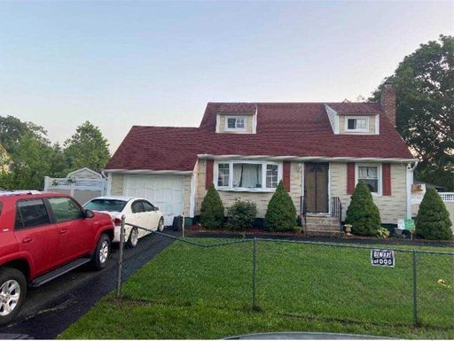 Image 1 of 1 for 495 Earle Street in Long Island, Central Islip, NY, 11722