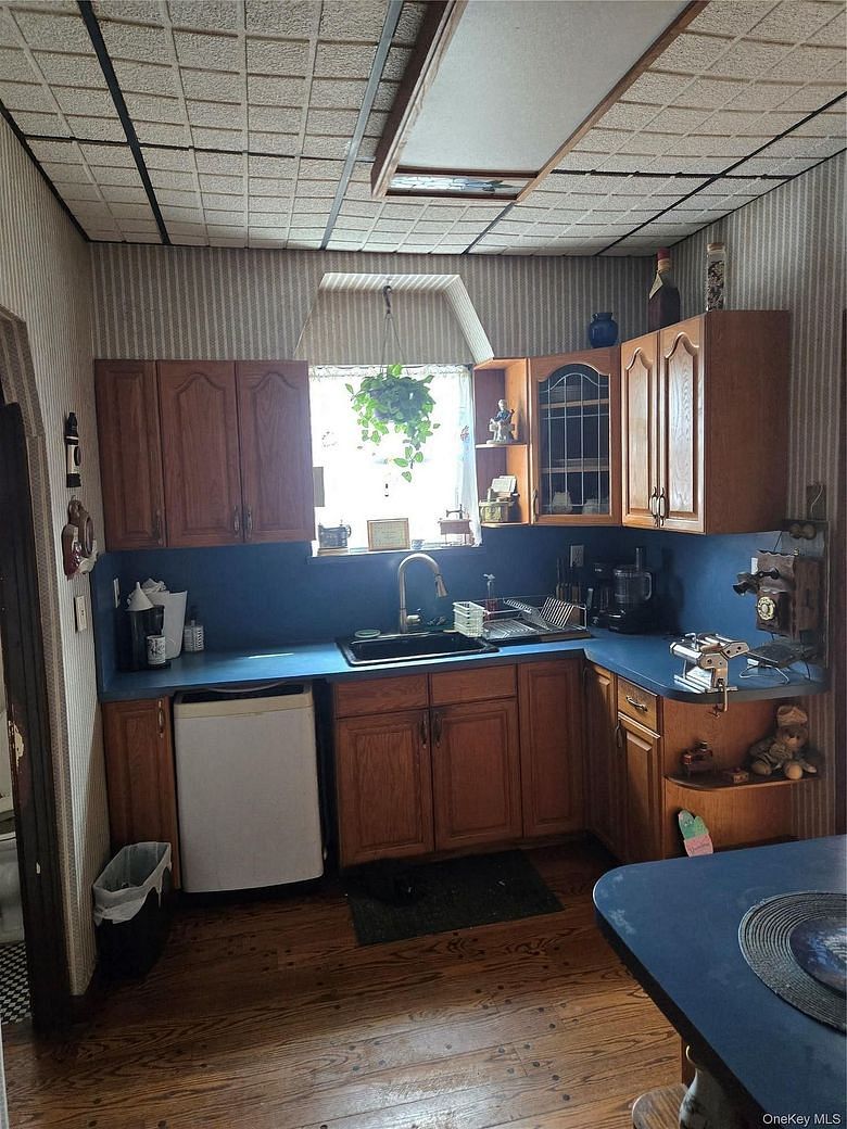 89-12 Rutledge Avenue