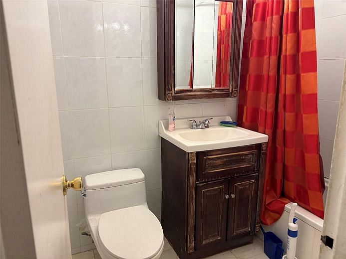 89-15 Parsons Blvd #11G