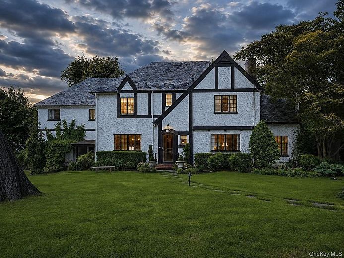 89 Bayview Avenue