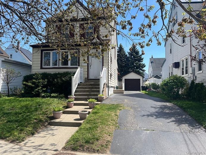 89 Carstairs Road