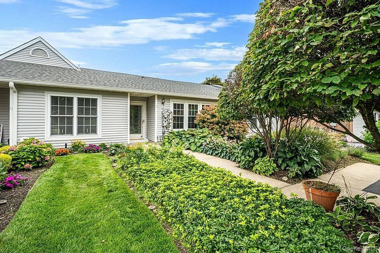 89 Hearthside Drive