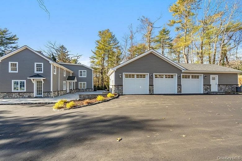 89 Mill River Road