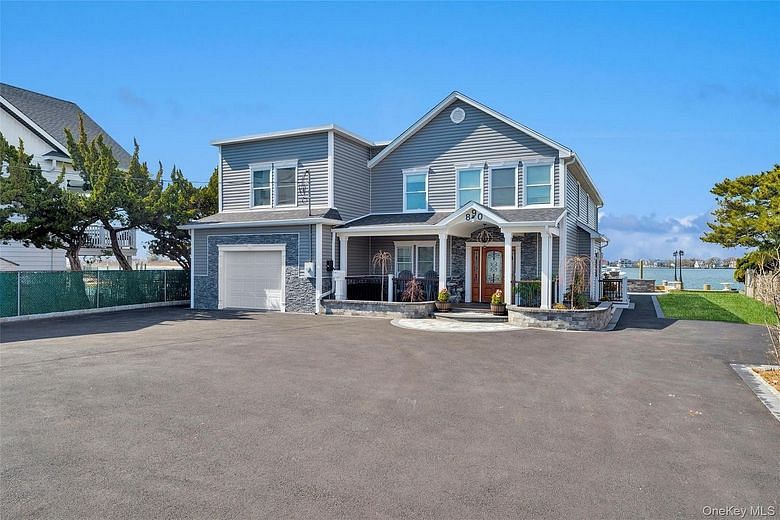 890 S Long Beach Avenue