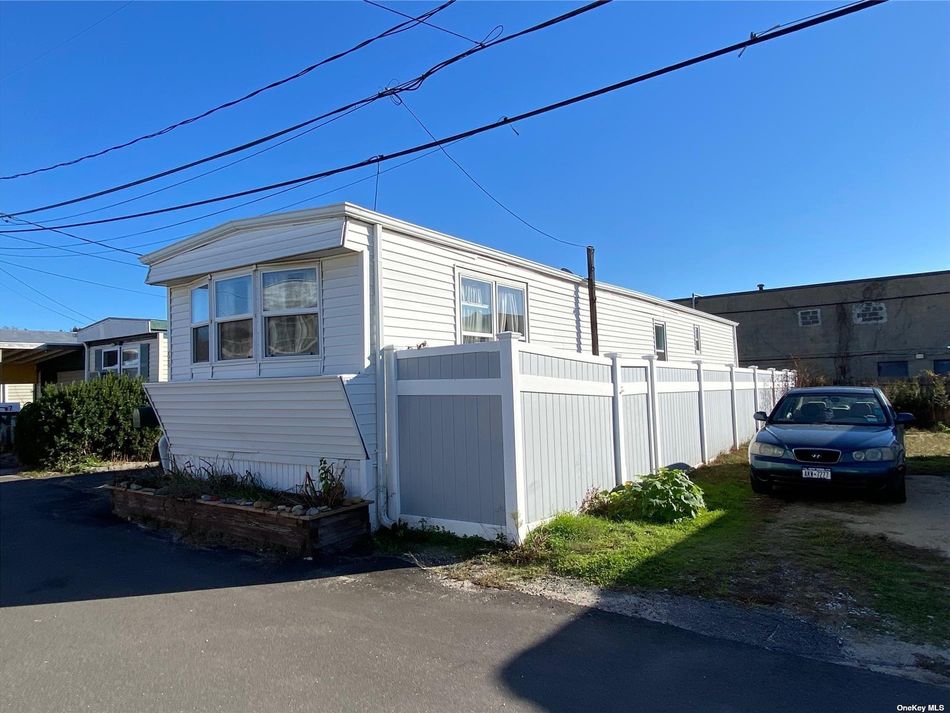 Image 1 of 16 for 68 Lincoln Avenue in Long Island, Holbrook, NY, 11741