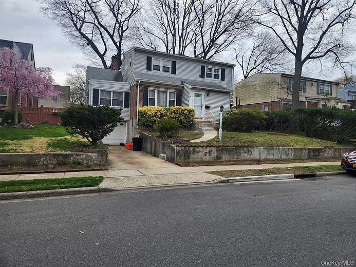 899 Cleveland Street