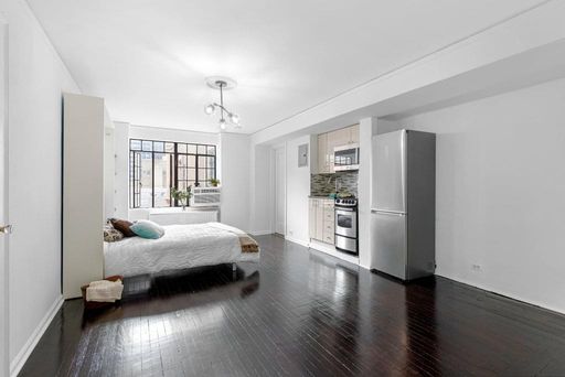 Image 1 of 14 for 45 Tudor City Place #2114 in Manhattan, NEW YORK, NY, 10017
