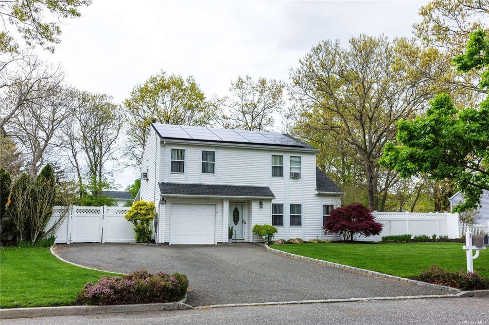 Image 1 of 23 for 5 Saddle Hill Road in Long Island, Coram, NY, 11727