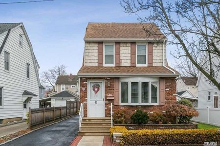 Image 1 of 17 for 37 Syracuse St in Long Island, Williston Park, NY, 11596
