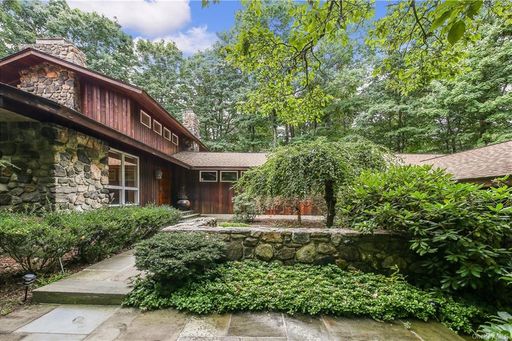 Image 1 of 27 for 5 Tanglewild Place in Westchester, Chappaqua, NY, 10514