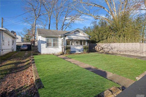 Image 1 of 19 for 134 W 1st St in Long Island, Ronkonkoma, NY, 11779