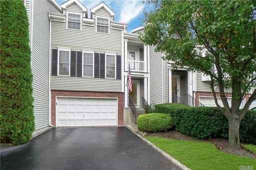 Image 1 of 34 for 52 Chelsea Drive in Long Island, Smithtown, NY, 11787