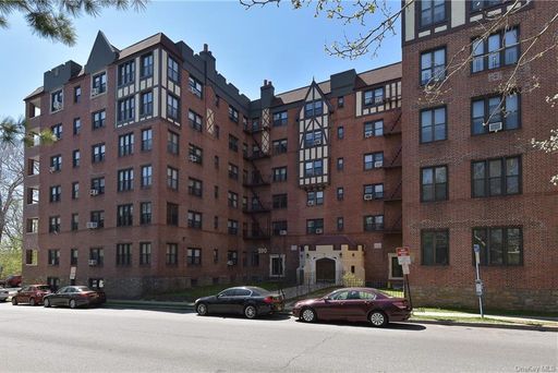 Image 1 of 12 for 590 E Third Street #M-A in Westchester, Mount Vernon, NY, 10553