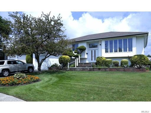 Image 1 of 6 for 675 Flanders Drive in Long Island, Valley Stream, NY, 11581