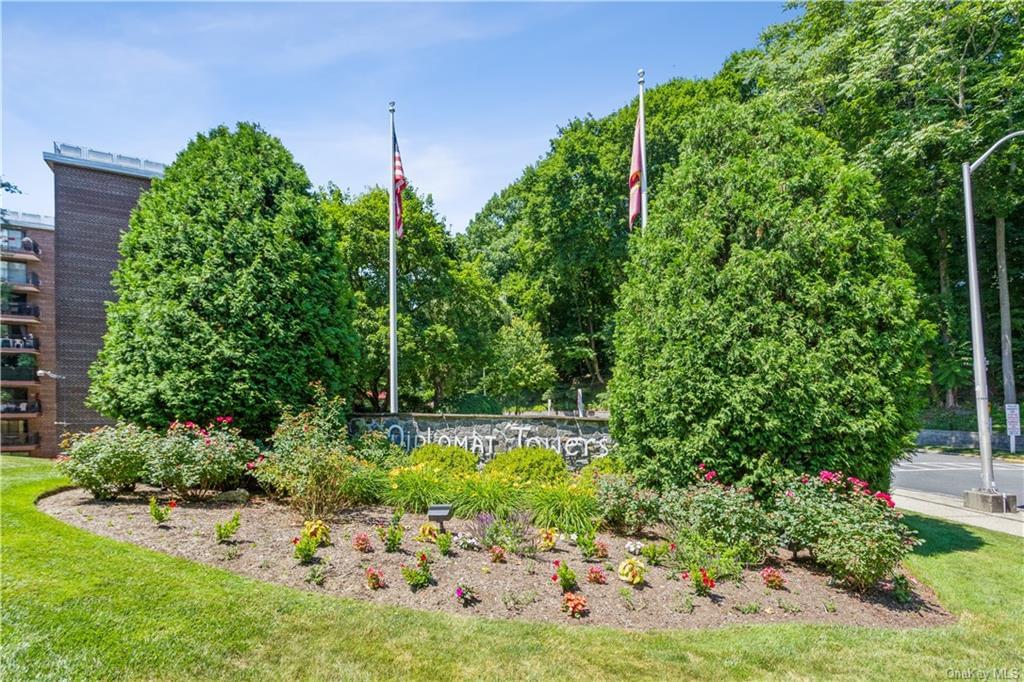 100 Diplomat Drive #8O in Westchester, Mount Kisco, NY 10549