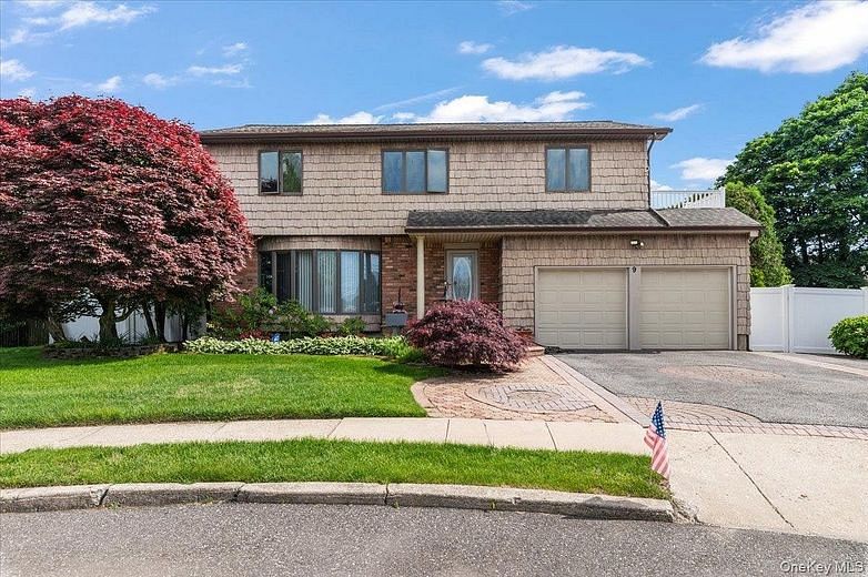 9 Bernadette Court