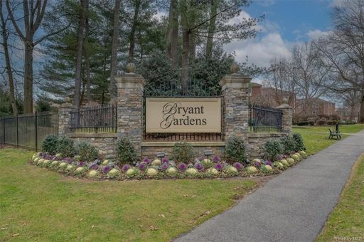 Image 1 of 24 for 9 Bryant Crescent #2G in Westchester, White Plains, NY, 10605