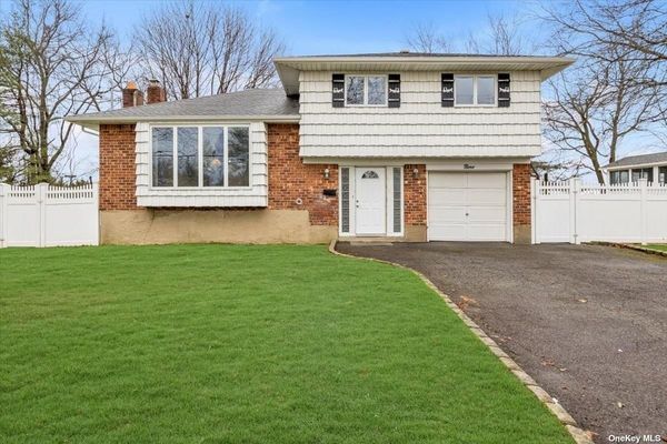 Image 1 of 27 for 9 Ebb Court in Long Island, Commack, NY, 11725