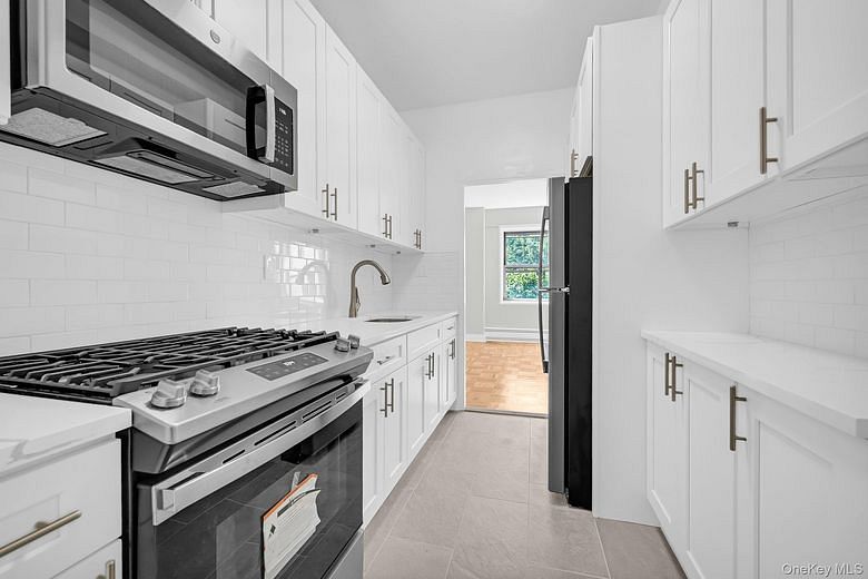 9 Fordham Hill Oval #3C