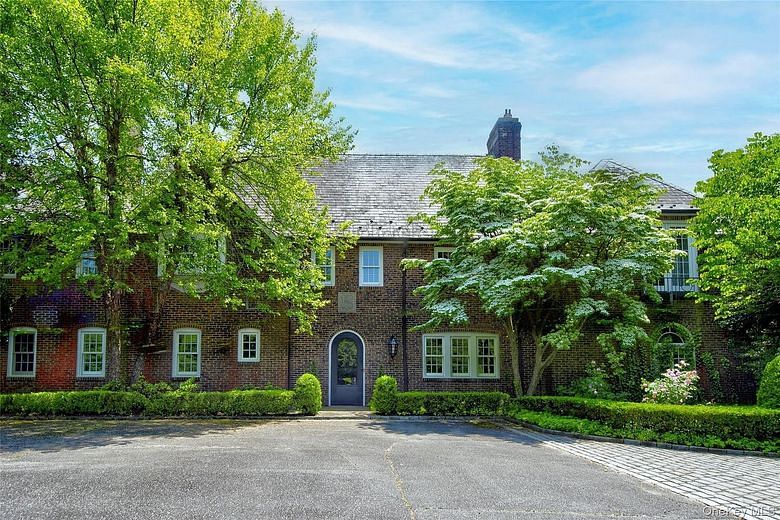 9 Meadow Spring Lane