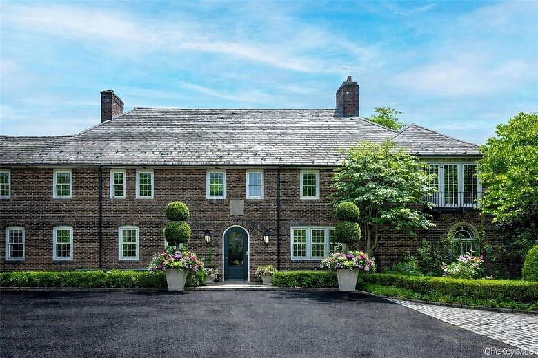 9 Meadow Spring Lane