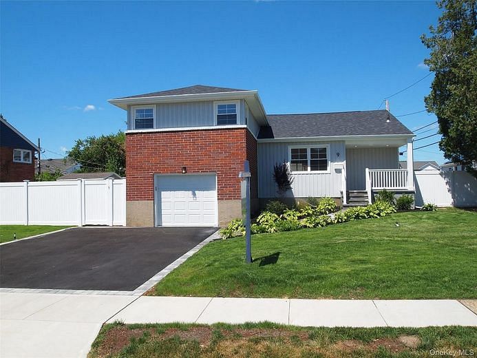 9 N Walnut Place
