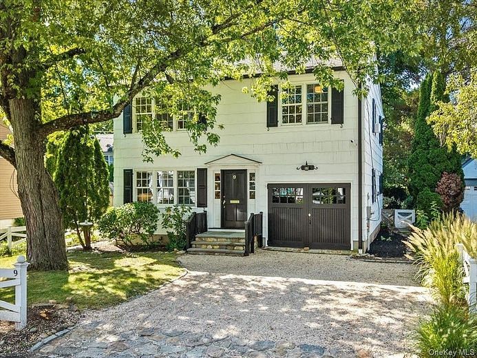 9 Oakwood Avenue