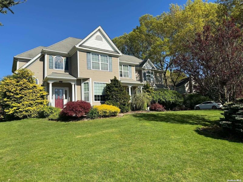 Image 1 of 22 for 9 Paddock Lane in Long Island, Medford, NY, 11763