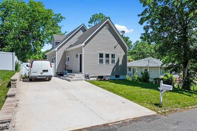 9 Pinedale Avenue