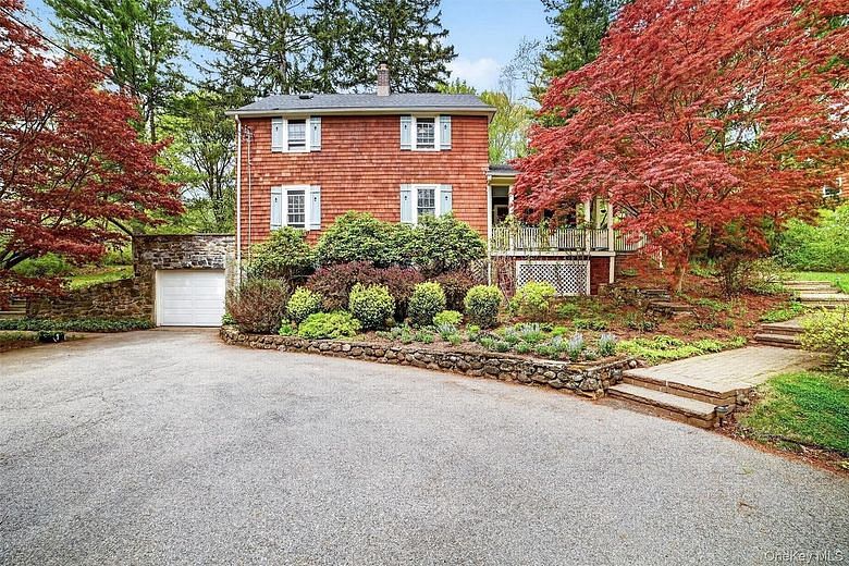 9 Sloehidden Road