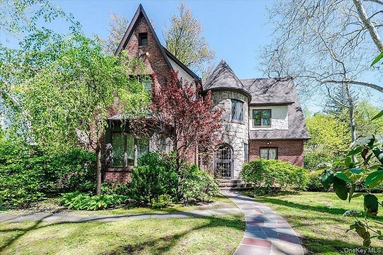 9 South Drive