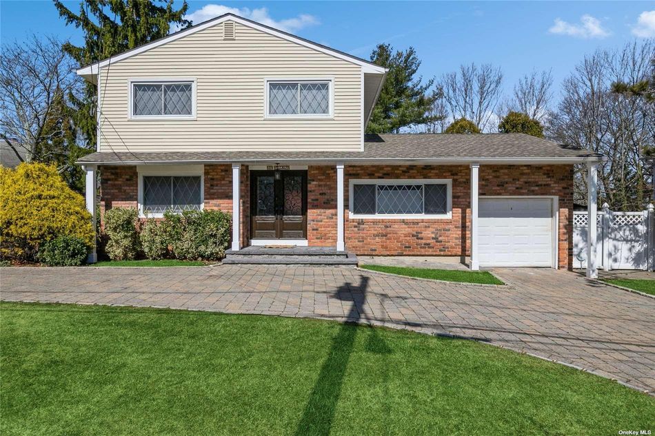 Image 1 of 35 for 9 Talman Place in Long Island, Dix Hills, NY, 11746
