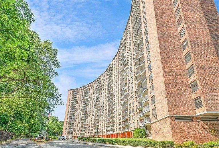 90-50 Union Turnpike #11L