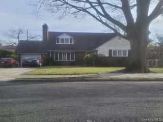 Image 1 of 1 for 90 Amherst Street in Long Island, Garden City, NY, 11530