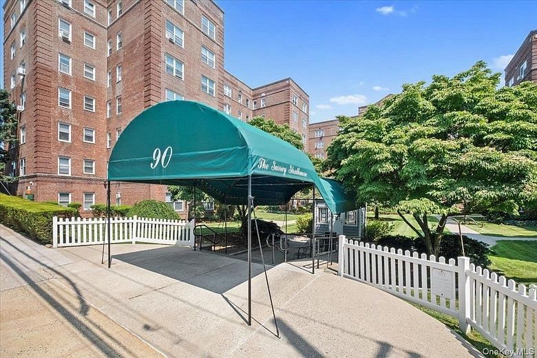 90 Bryant Avenue #2B- Dorset