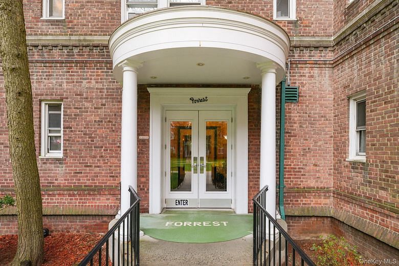 90 Bryant Avenue #5B - Forre