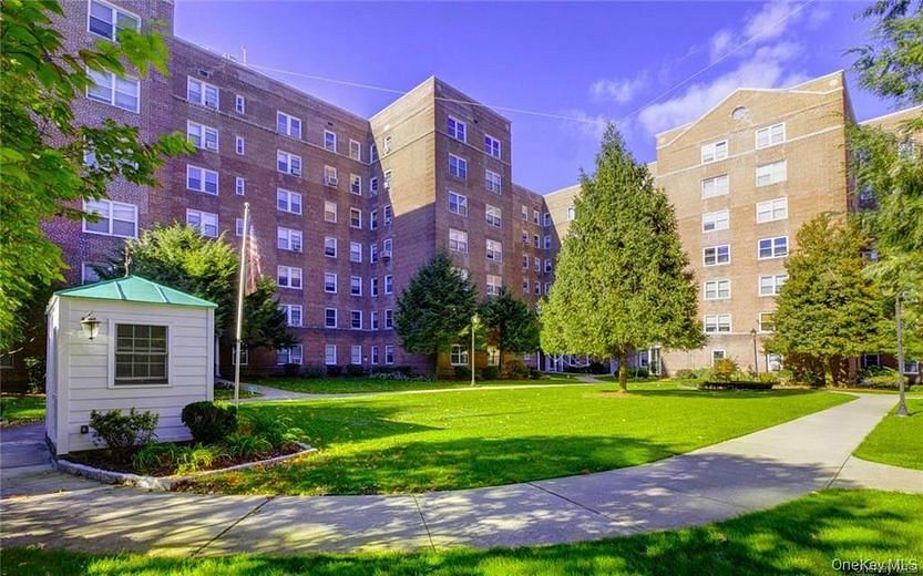 90 Bryant Avenue #E-6D