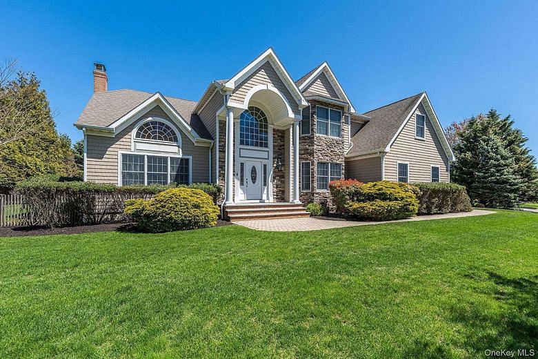 90 Caiola Court
